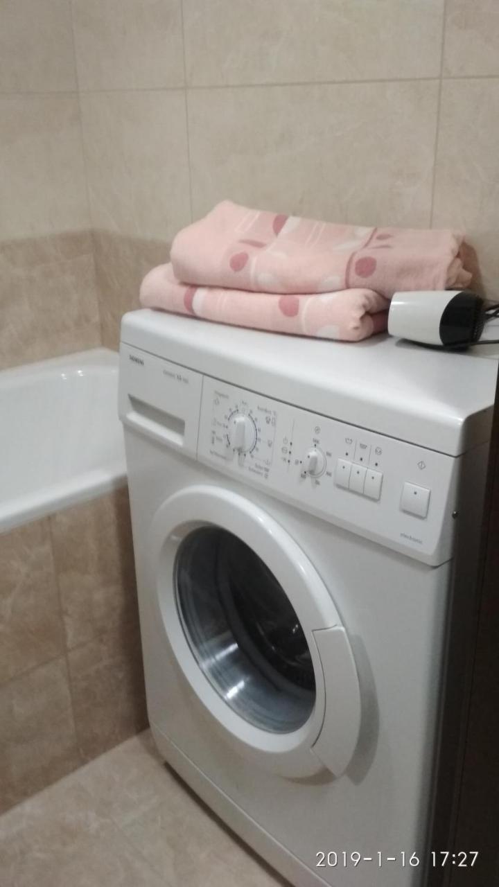 Comfortable Apartments Ривне Екстериор снимка