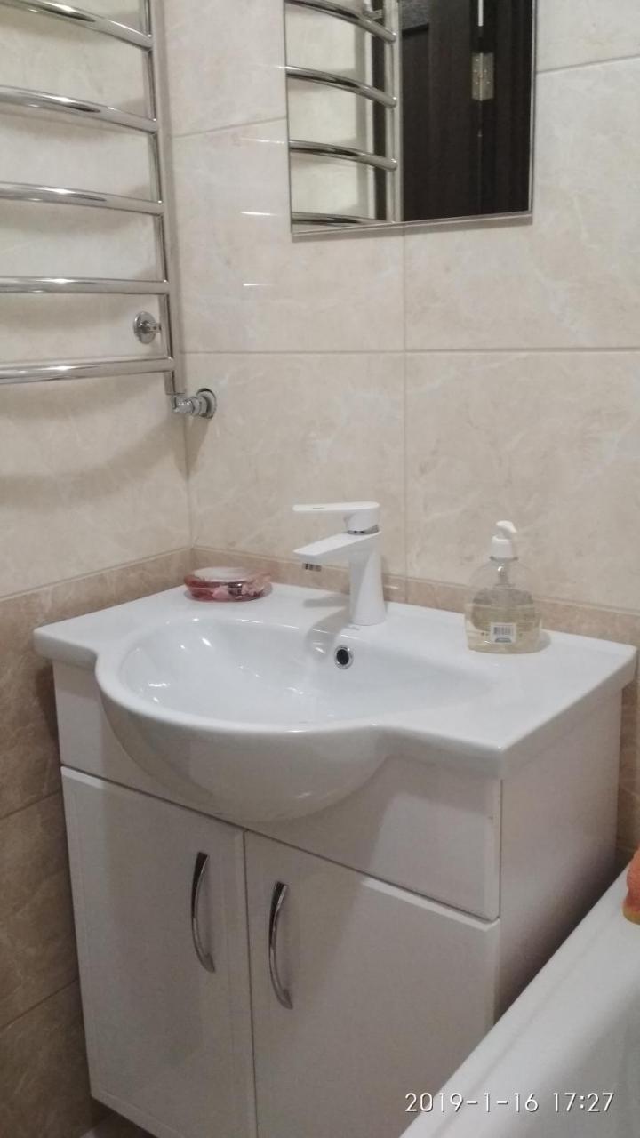 Comfortable Apartments Ривне Екстериор снимка
